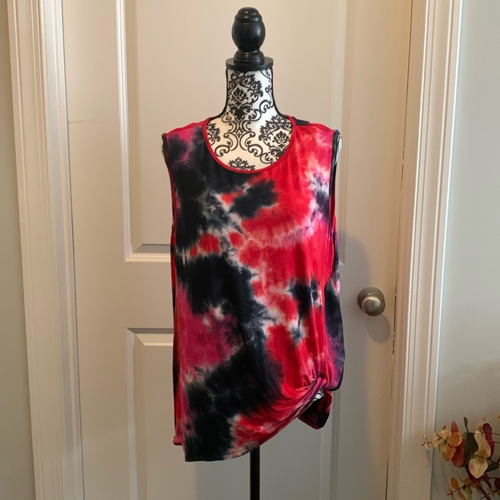 NWOT. Woman’s tie die tank top in black, red, grey & white with twisted hemline.